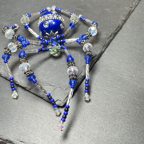 REDUCED CCO Blue Crystal Spider Halloween Decoration Ornament Suncatcher - Picture 9 of 12